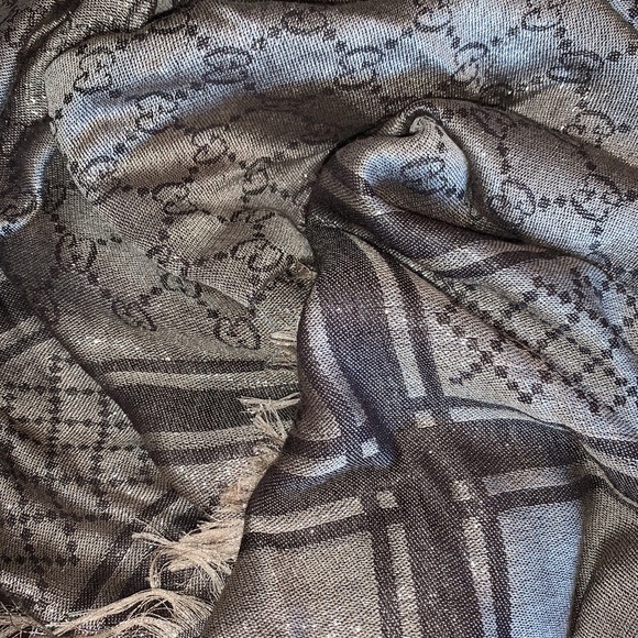 Gucci scarf - Picture 5 of 8